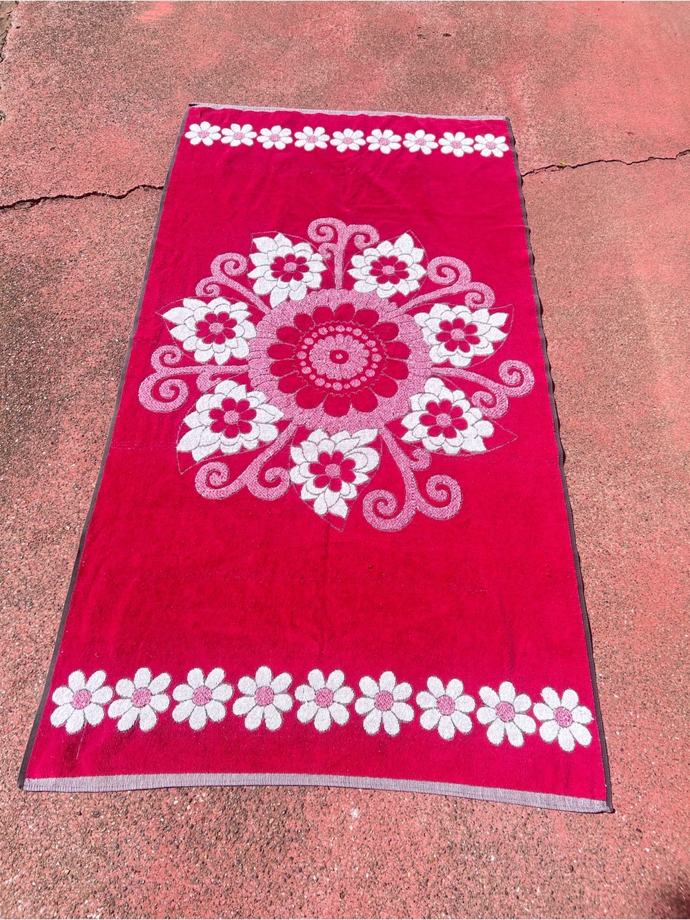 1970’s Vintage LINTEX Burgundy White Cotton Terrycloth XL Beach Bath Pool Towel
